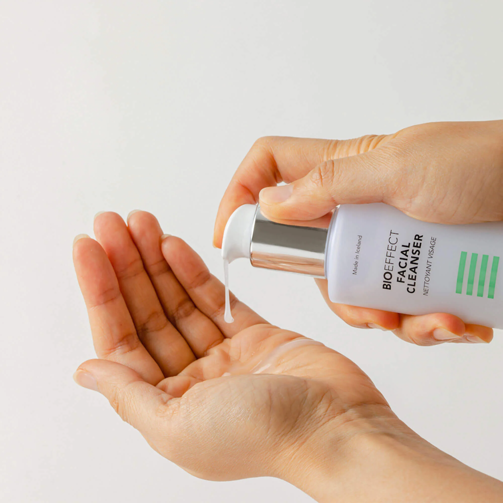Facial Cleanser Gel 2-in-1 - Image 4