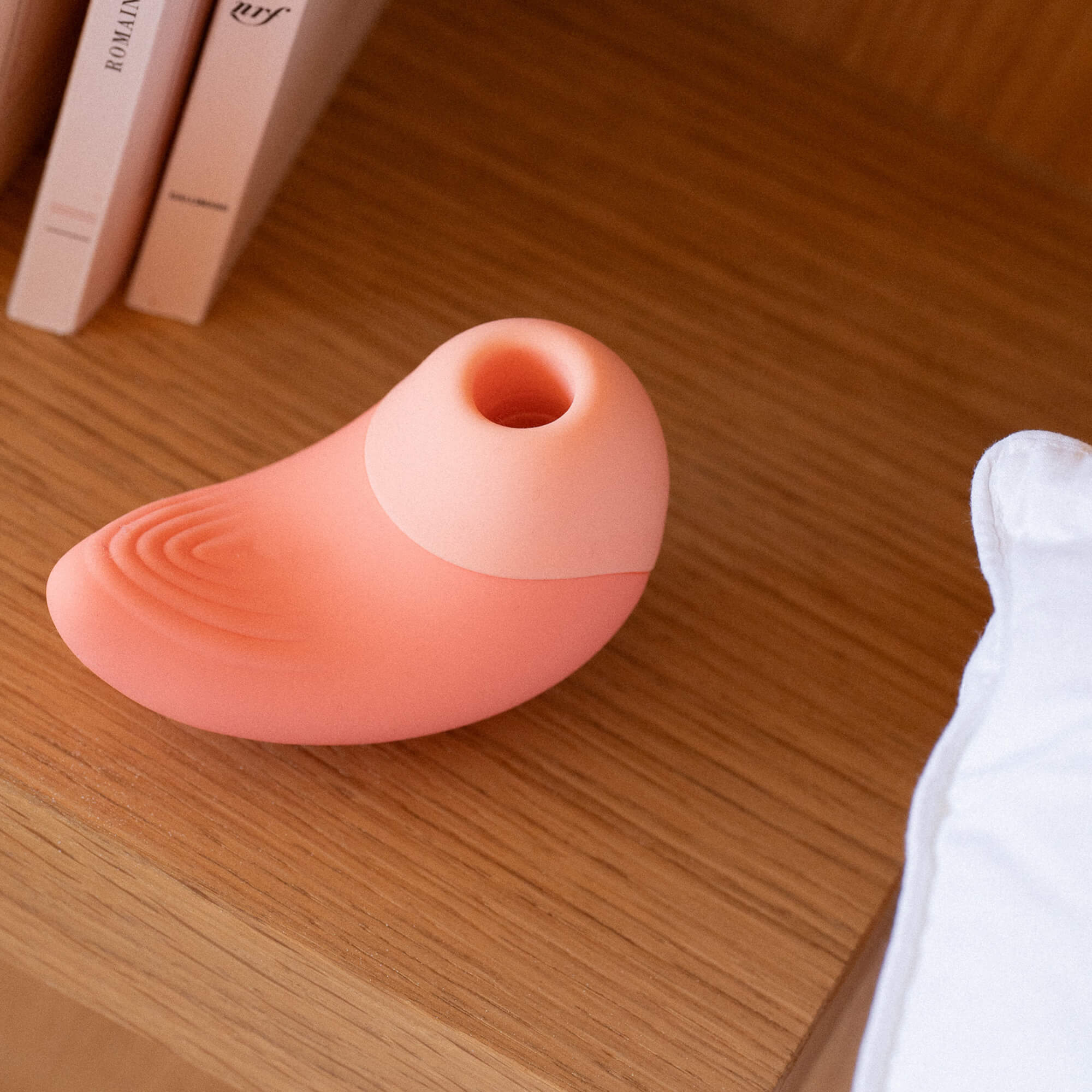 Ona Sex Toy Clitoral Stimulator - Image 4