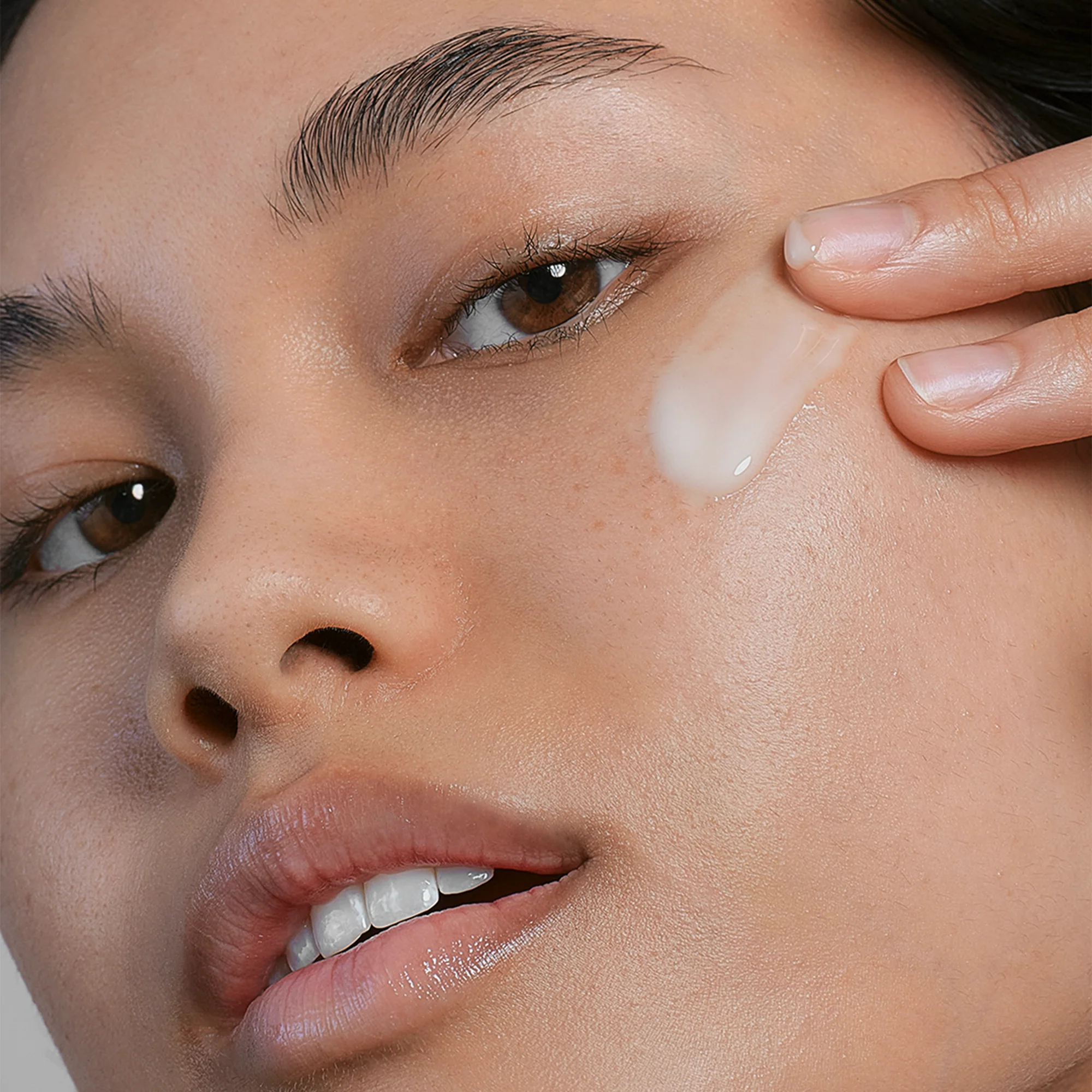 Dynamic Skin Strengthening Serum Sérum Réparateur - Image 3