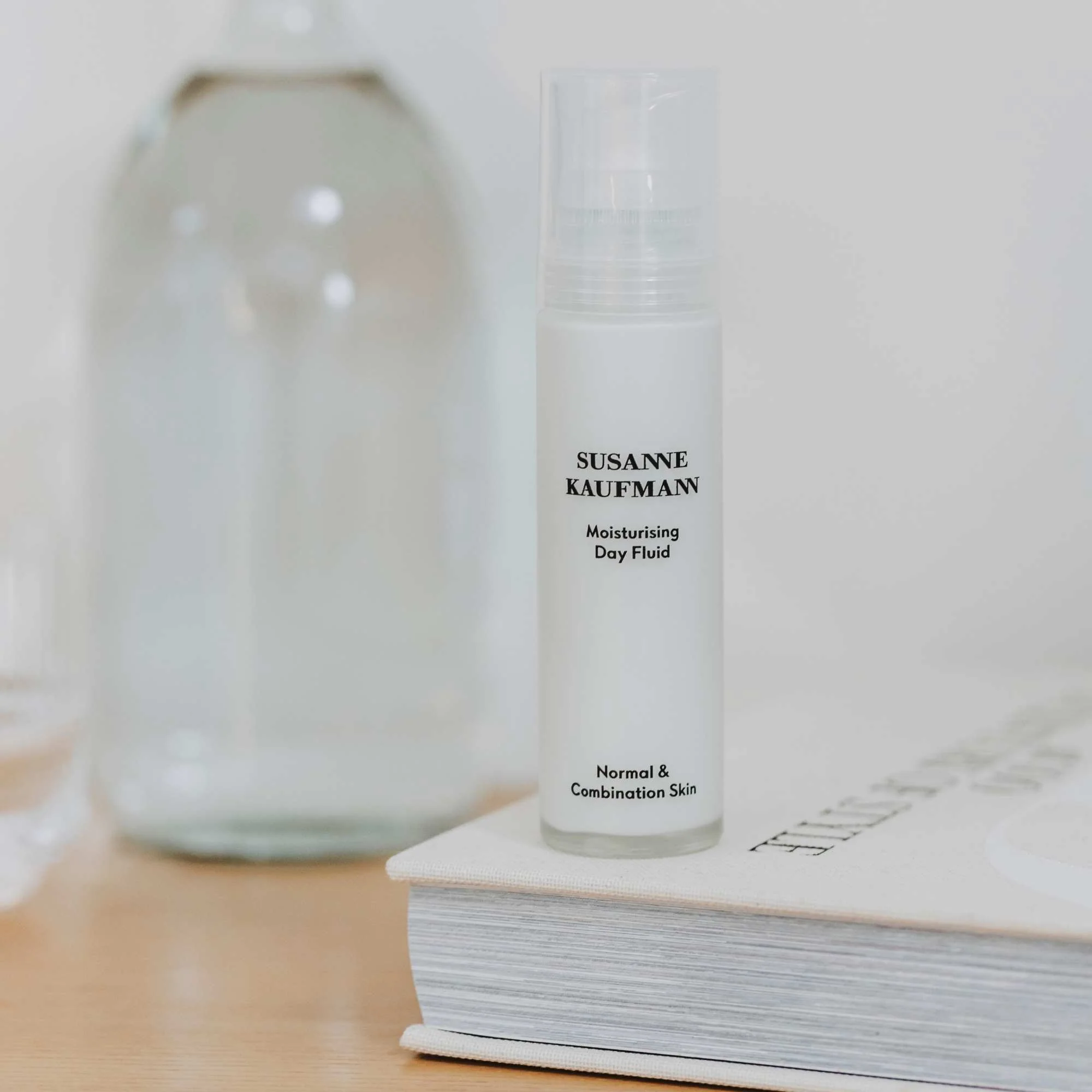 Moisturizing Day Fluid - Image 3