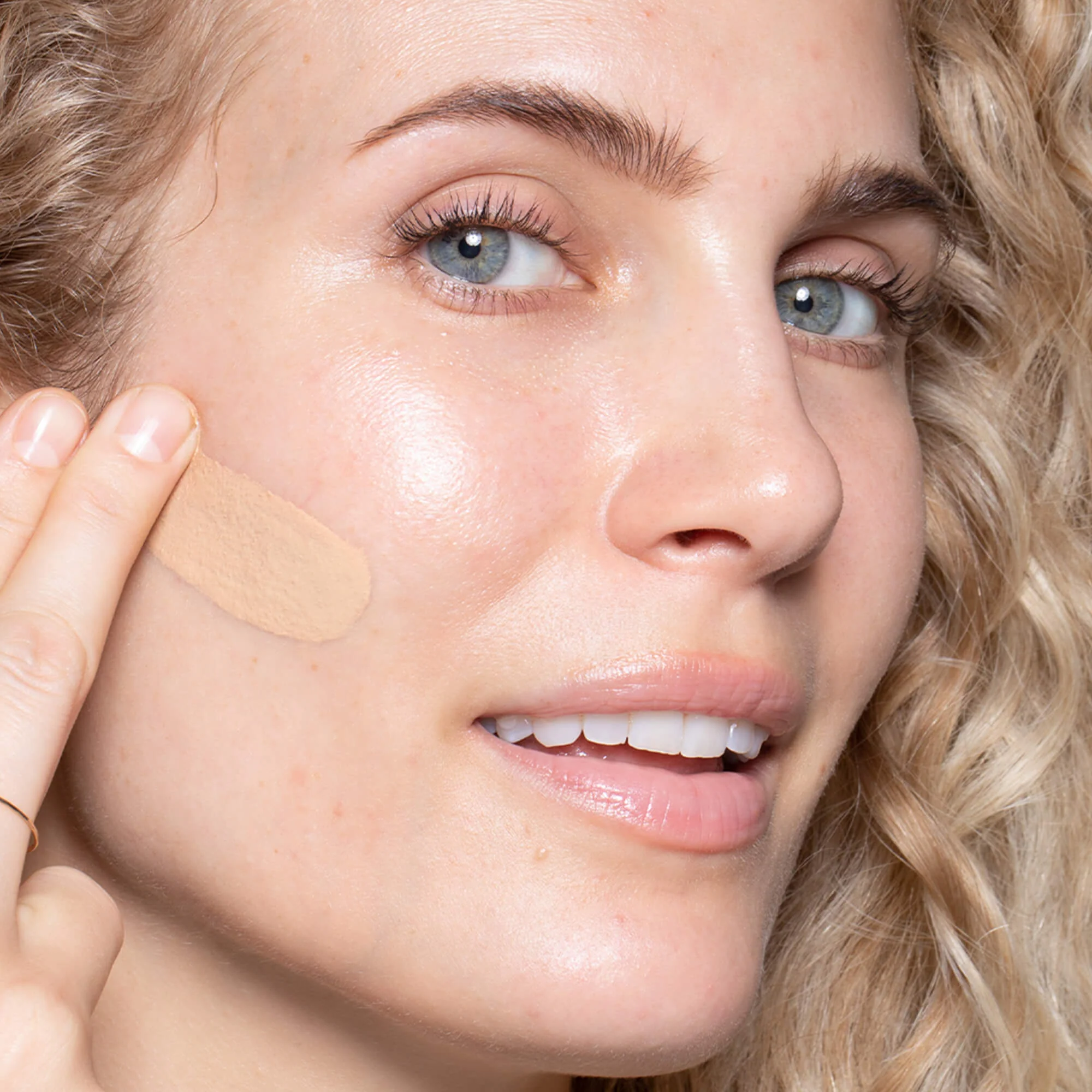 True Skin Foundation Serum Foundation - Image 69