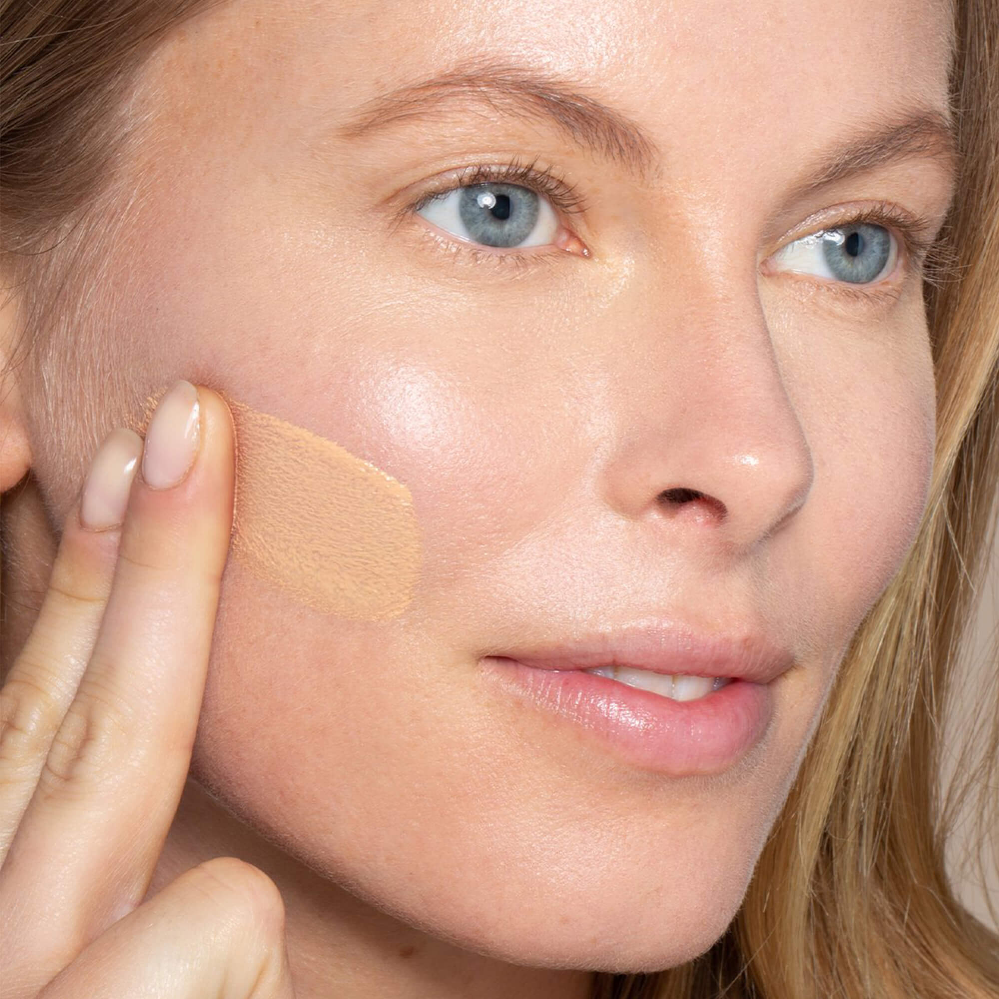 True Skin Foundation Serum Foundation - Image 72