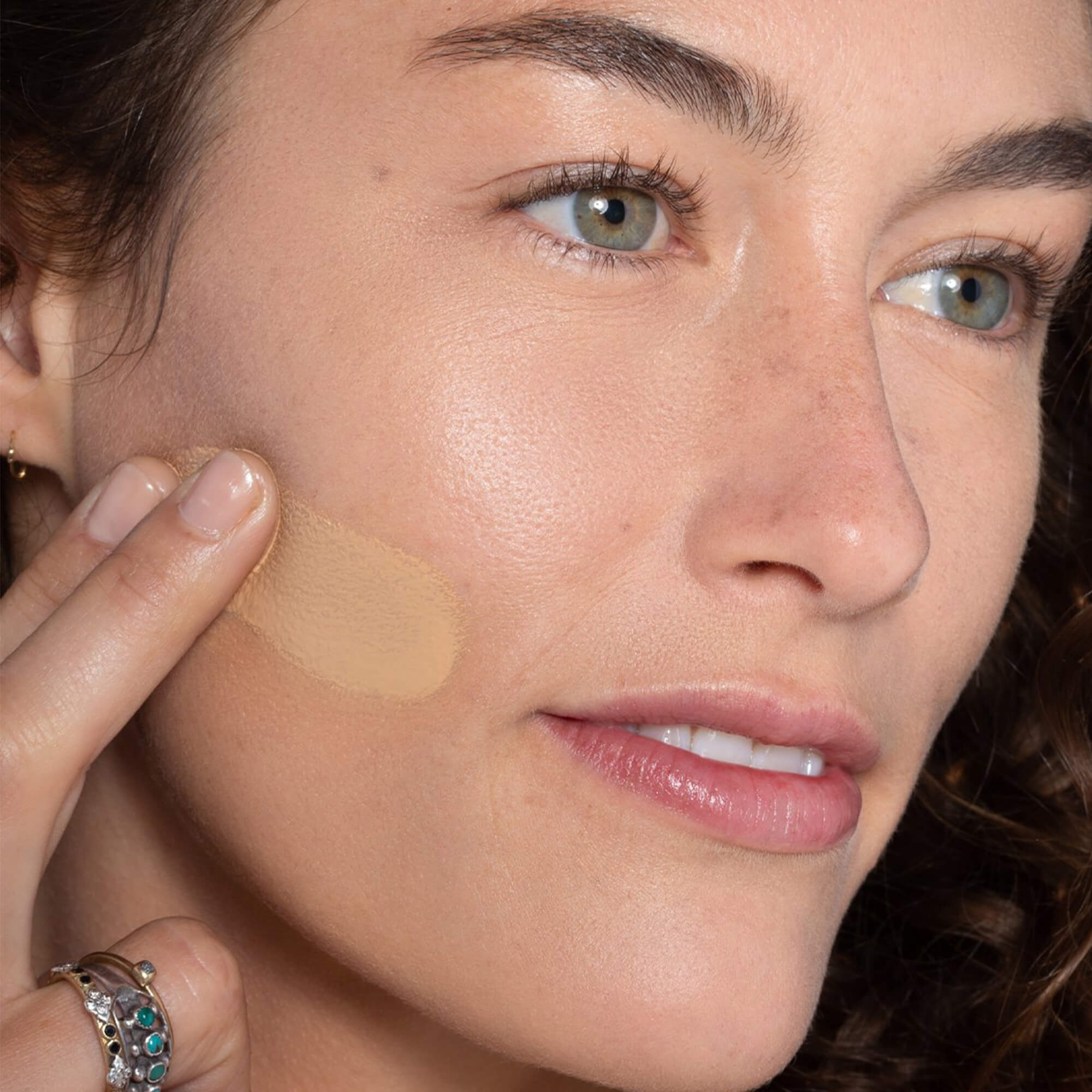 True Skin Foundation Serum Foundation - Image 74