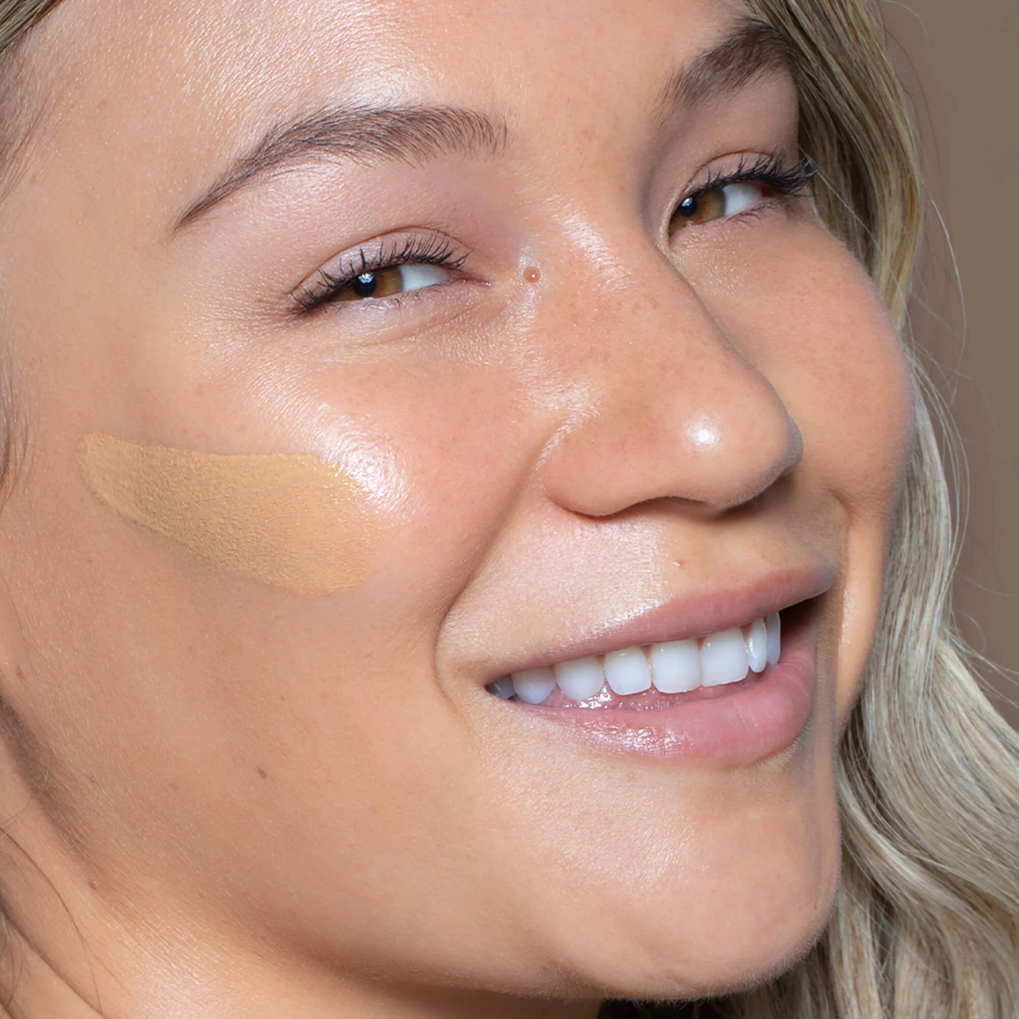 True Skin Foundation Serum Foundation - Image 76