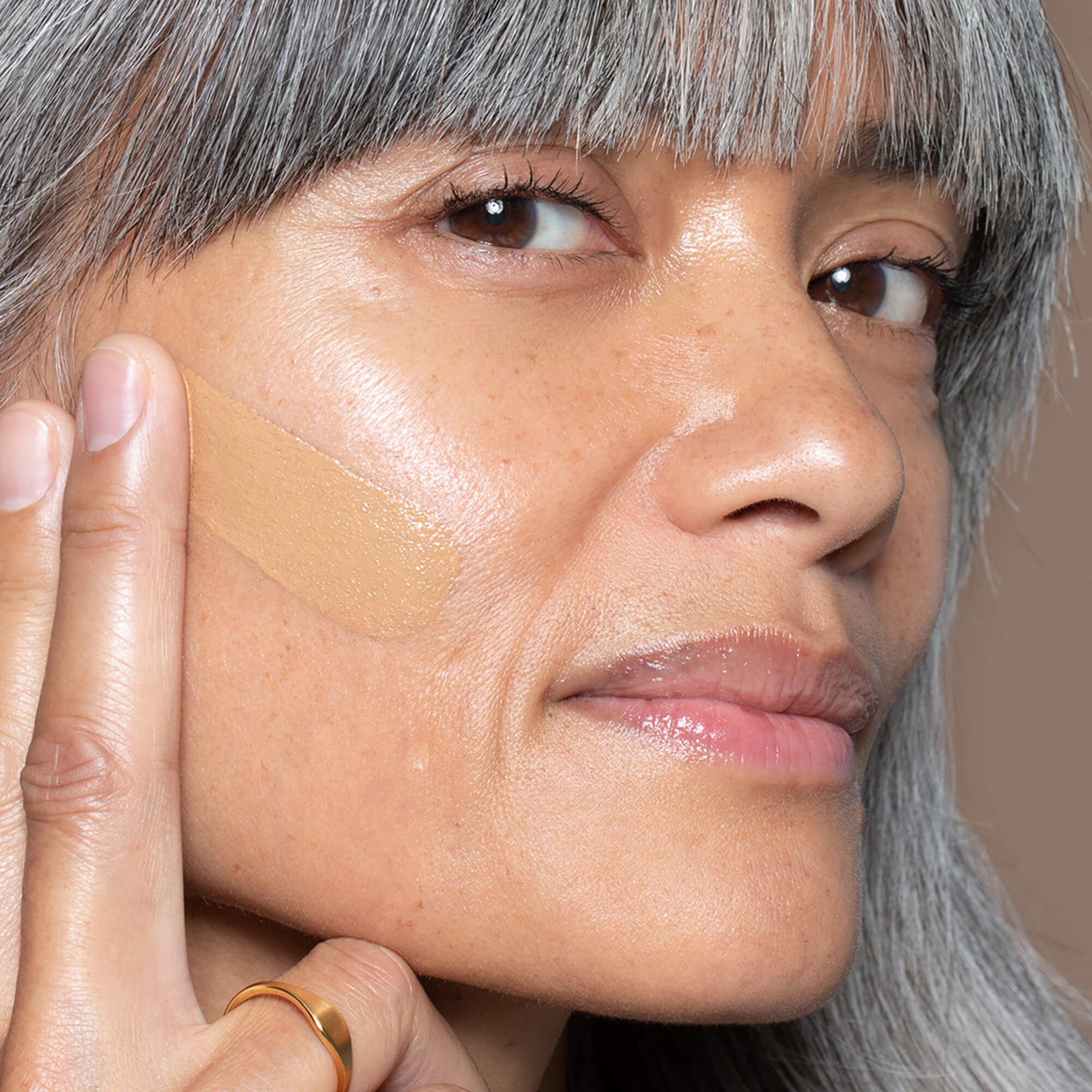 True Skin Foundation Serum Foundation - Image 80