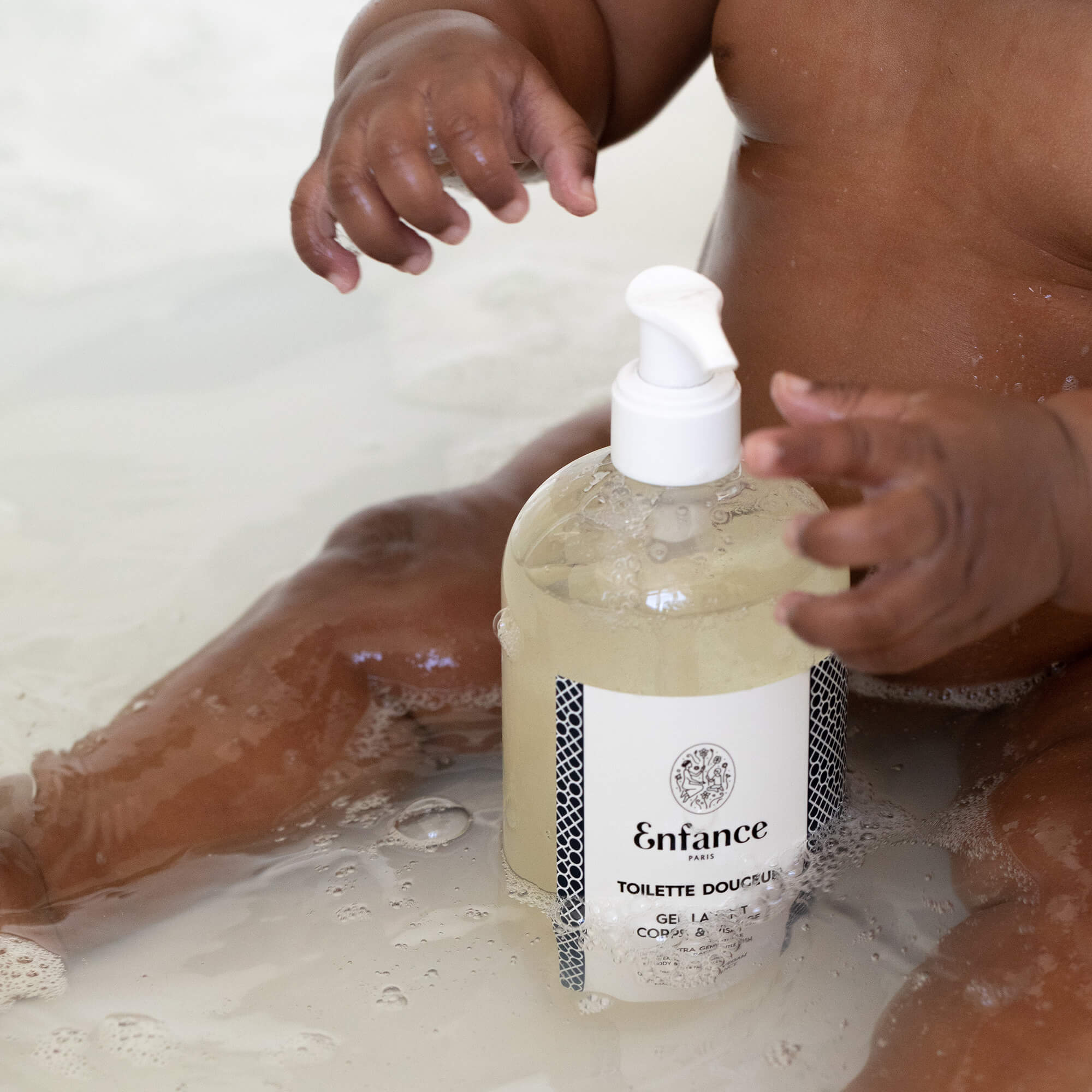 Face and Body Cleansing Gel - Image 4