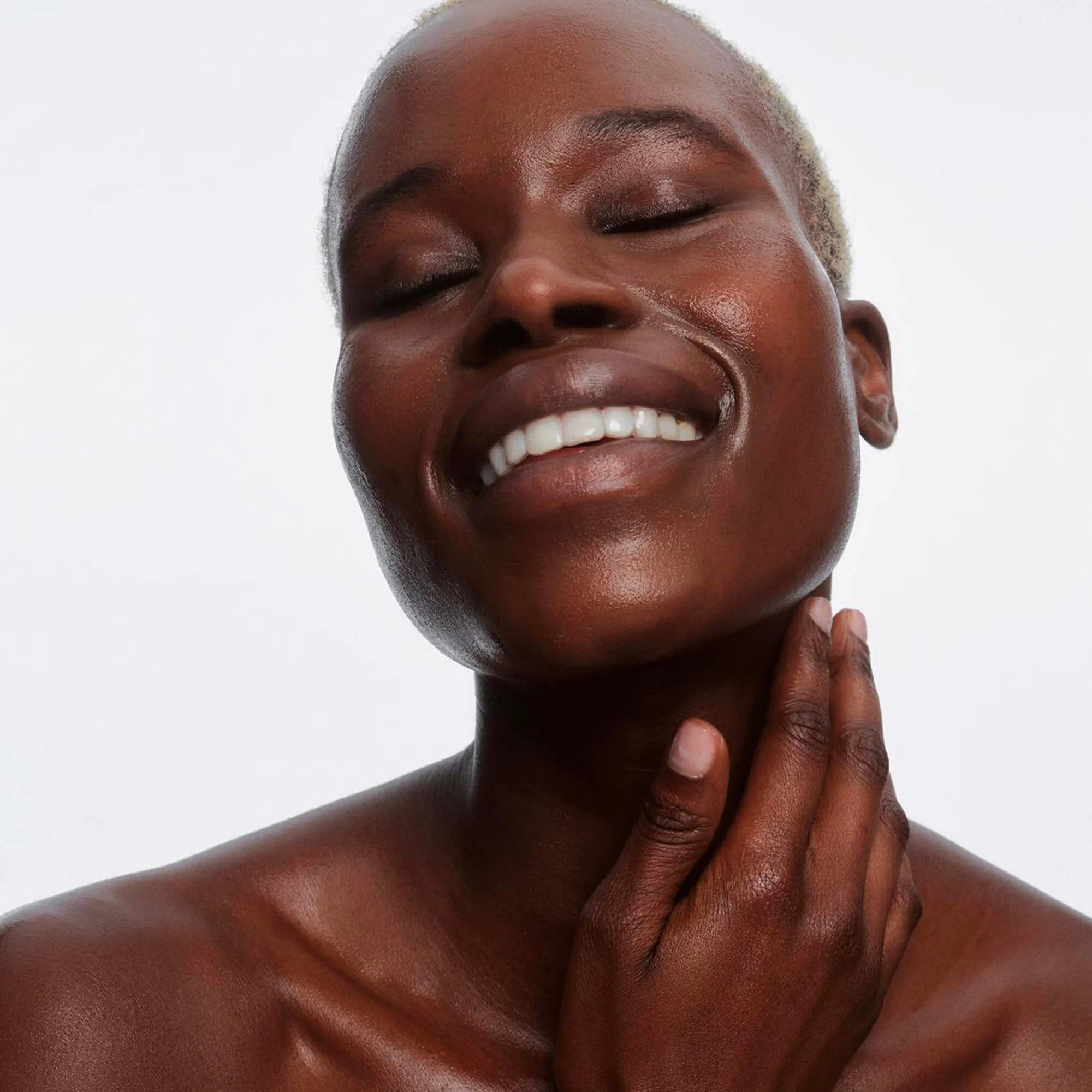 Microderm Instant Glow Radiance Exfoliator - Image 4