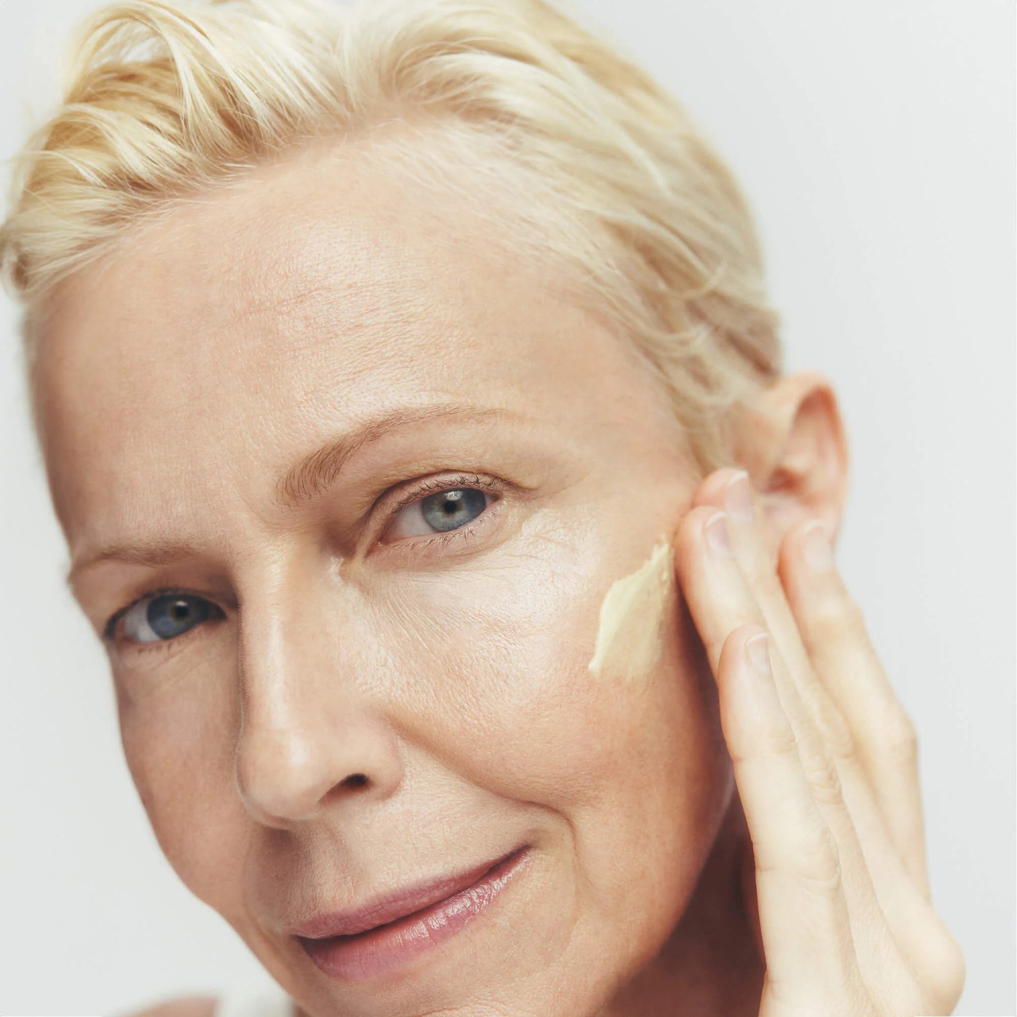 3x Retinol Regenerative Serum with Retinoids - Image 3