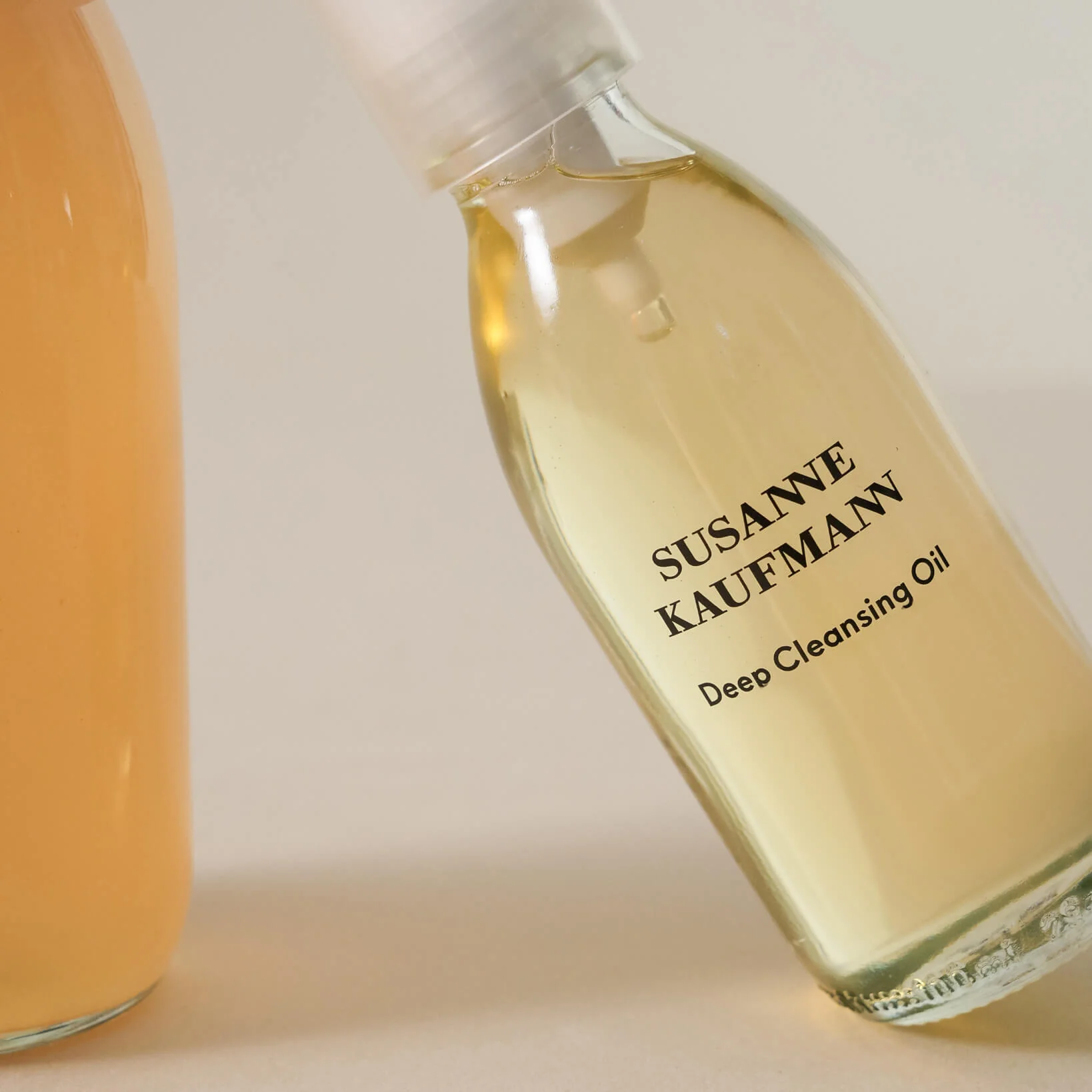 Deep Cleansing Oil: Moisturizing Makeup Remover - Image 4