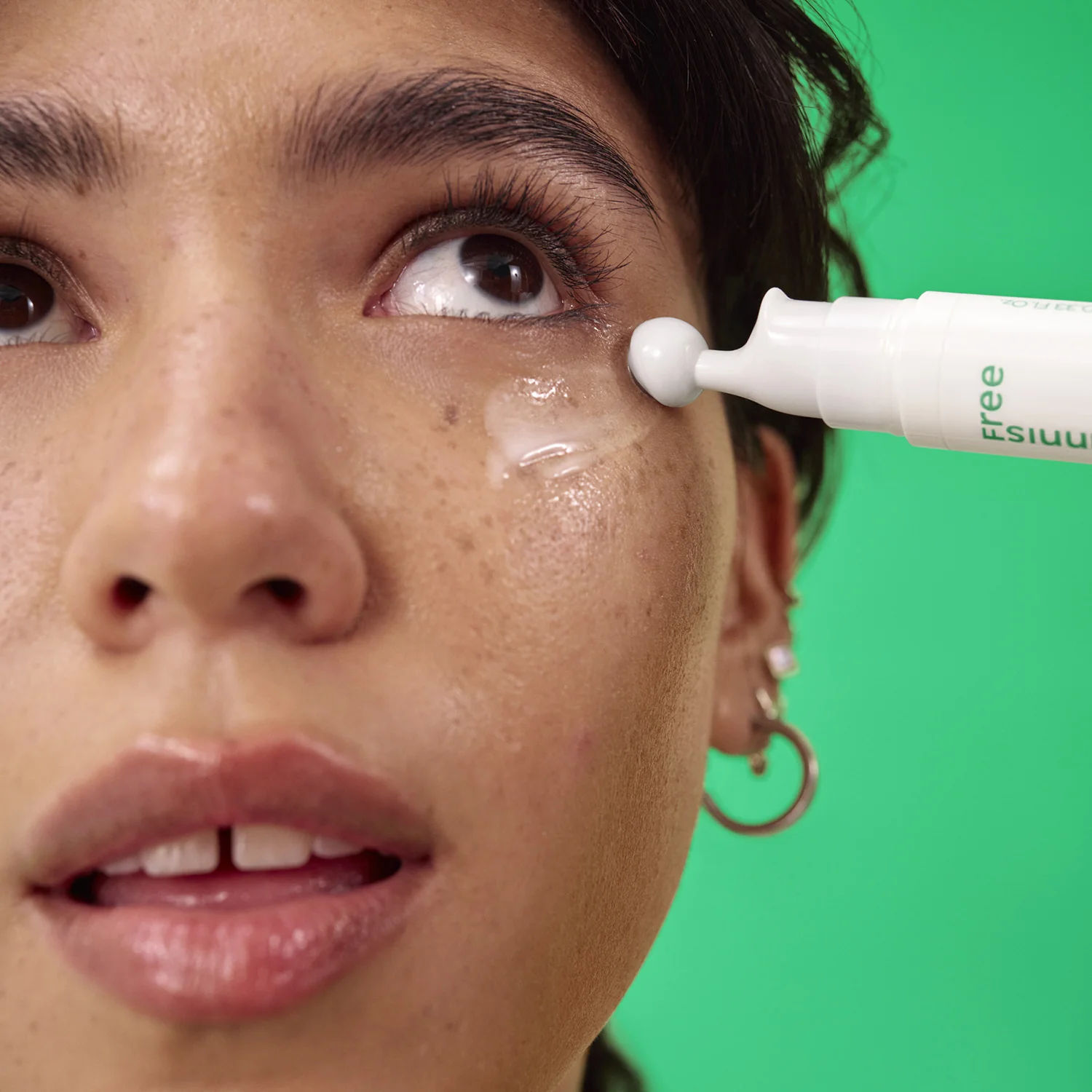 Green Tea Caffeine Bright Eye Serum - Image 3