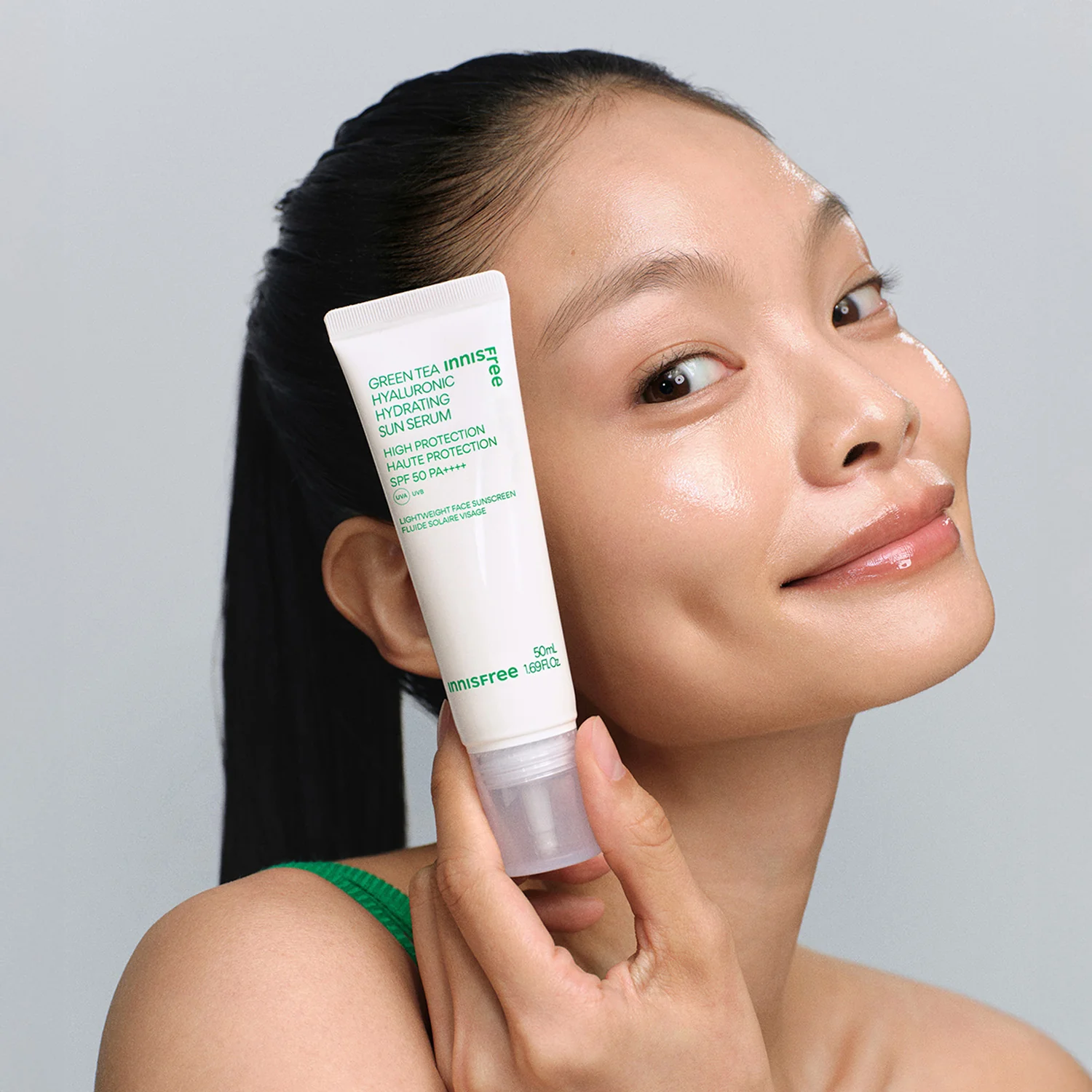 Green Tea Hyaluronic Hydrating Sun Serum SPF50 Sérum Solaire - Image 4