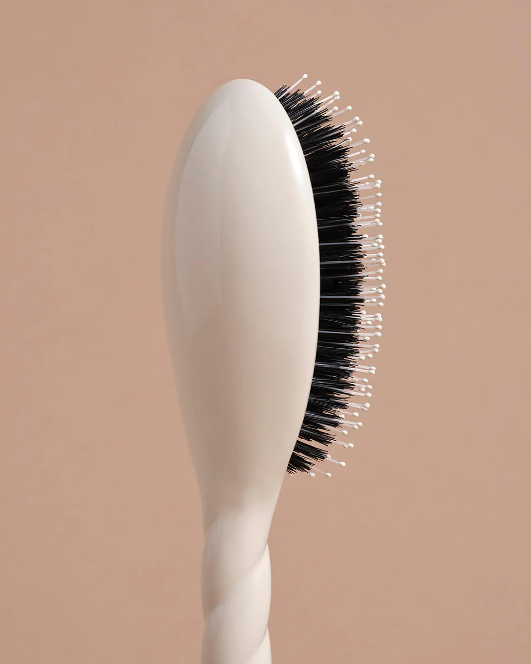 Brosse N°03 l'Indispensable Sensitive Scalp Brush - Image 8