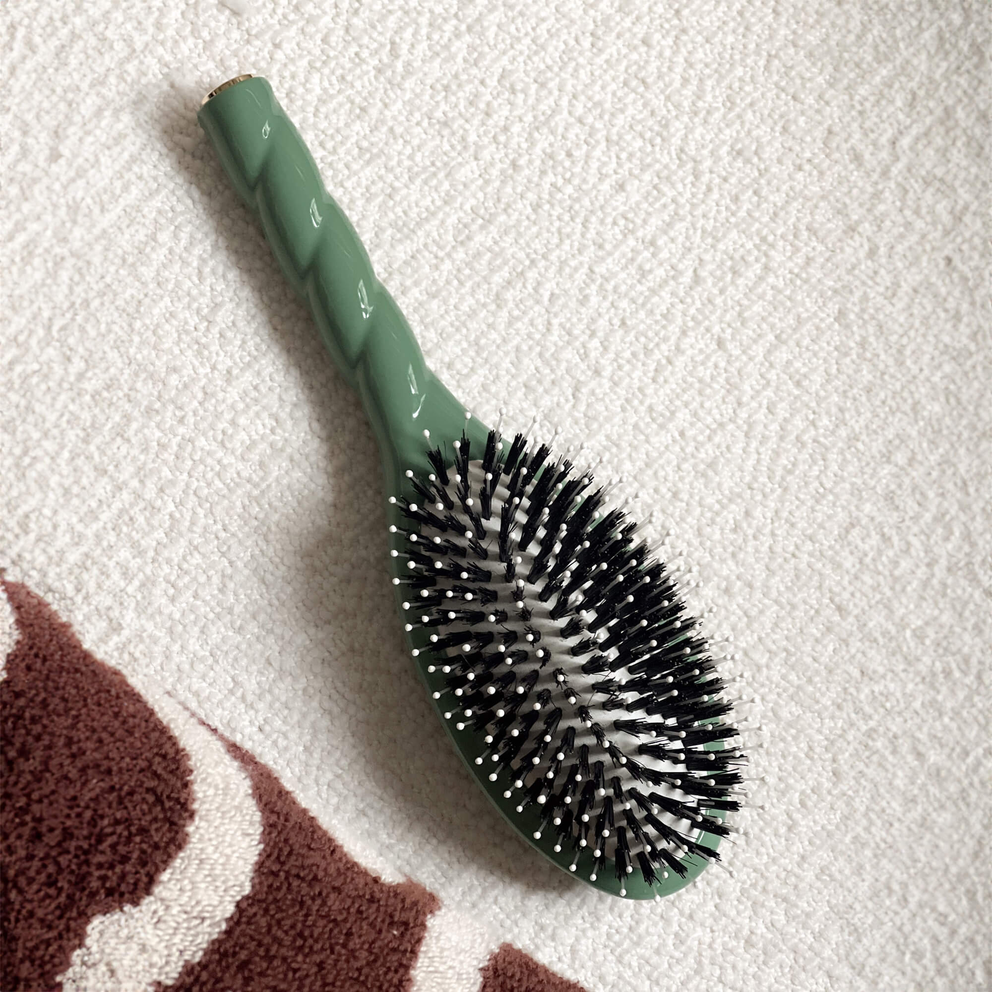 Brosse N°03 l'Indispensable Sensitive Scalp Brush - Image 9