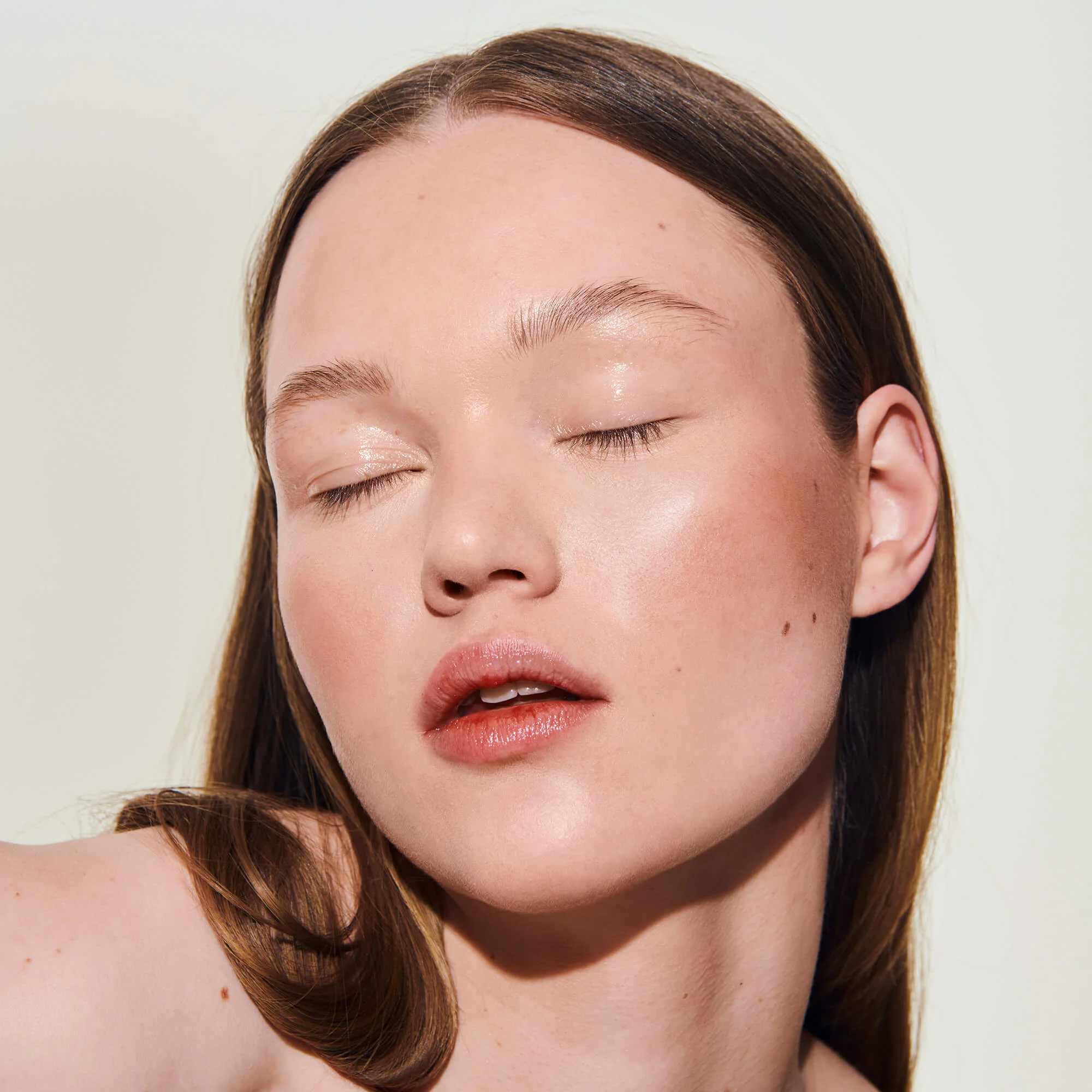 Healthy Glow Bronzing Powder - Image 4