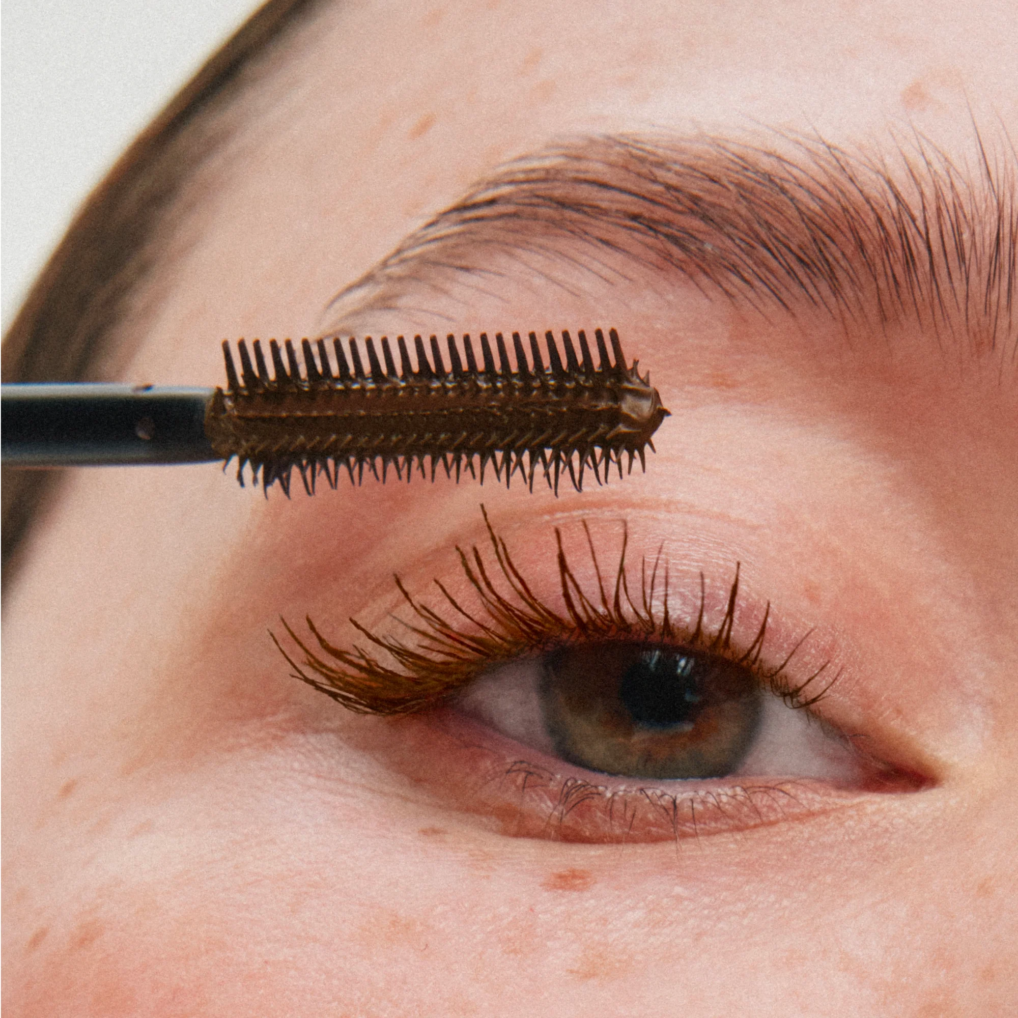 Limitless Lash Lengthening Mascara - Image 13