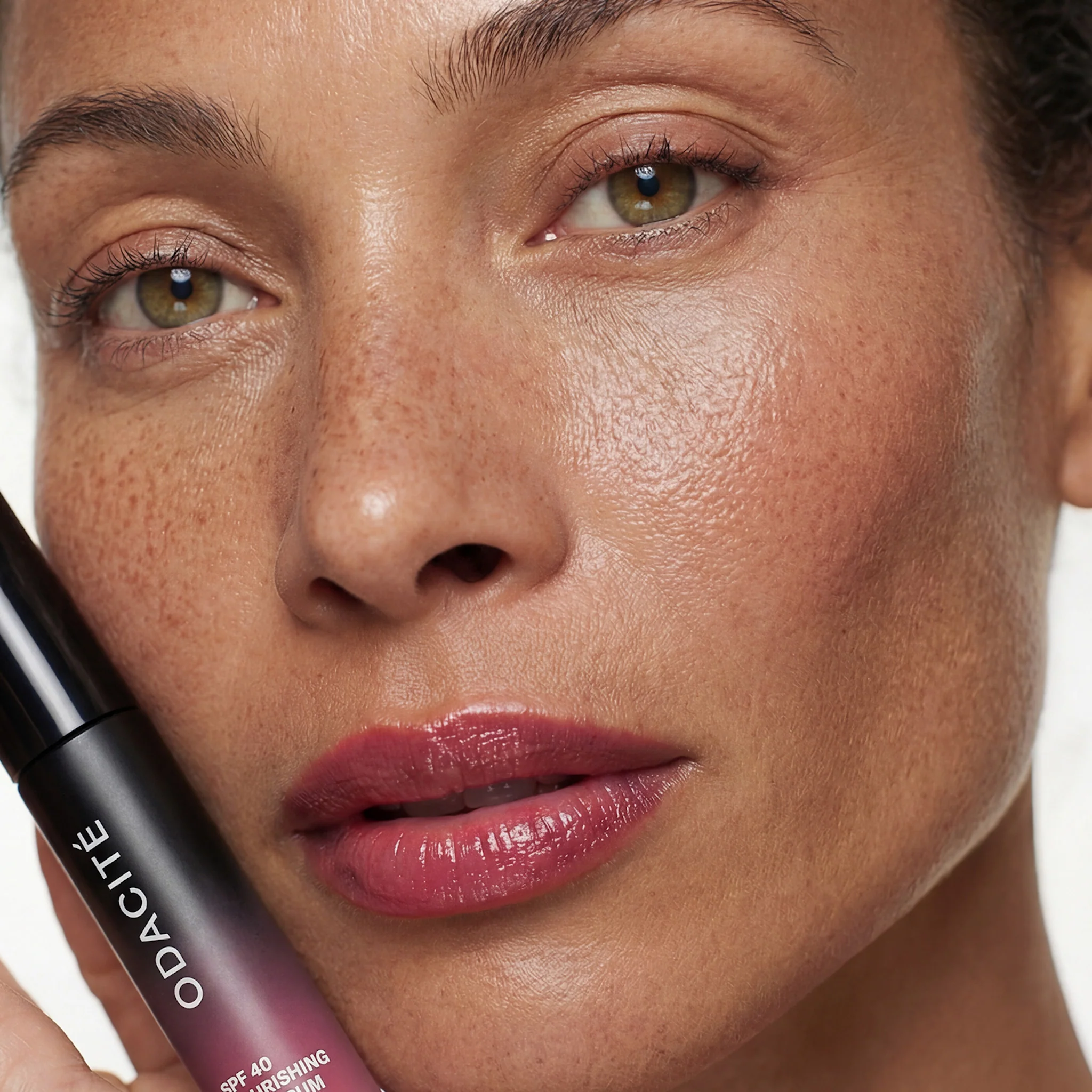 Lip Serum SPF 40 Nourishing Lip Serum - Image 8