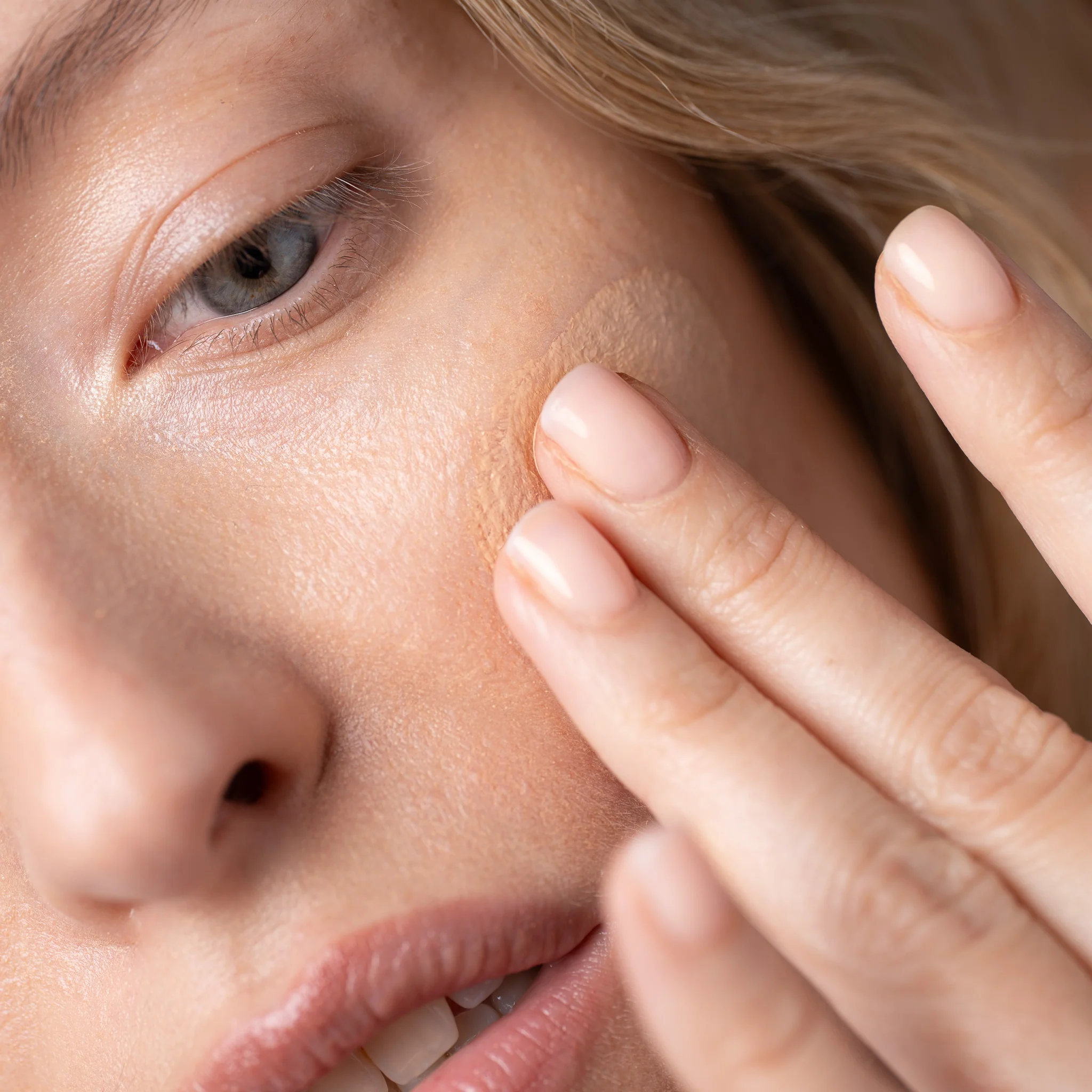 Tinted Cream SPF20 - Image 9