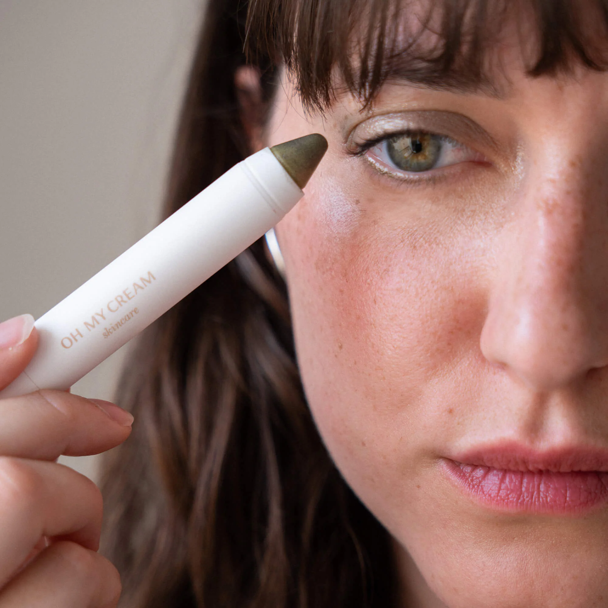 Eyeshadow Stick - Image 16
