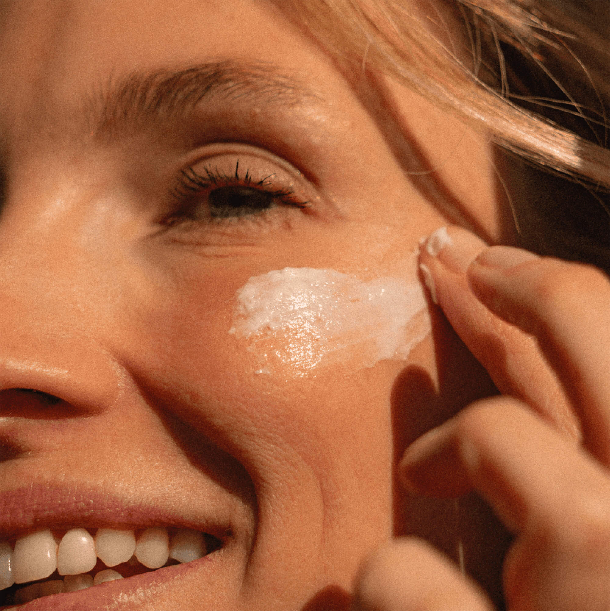 Essential Moisturizing Face Cream - Image 3