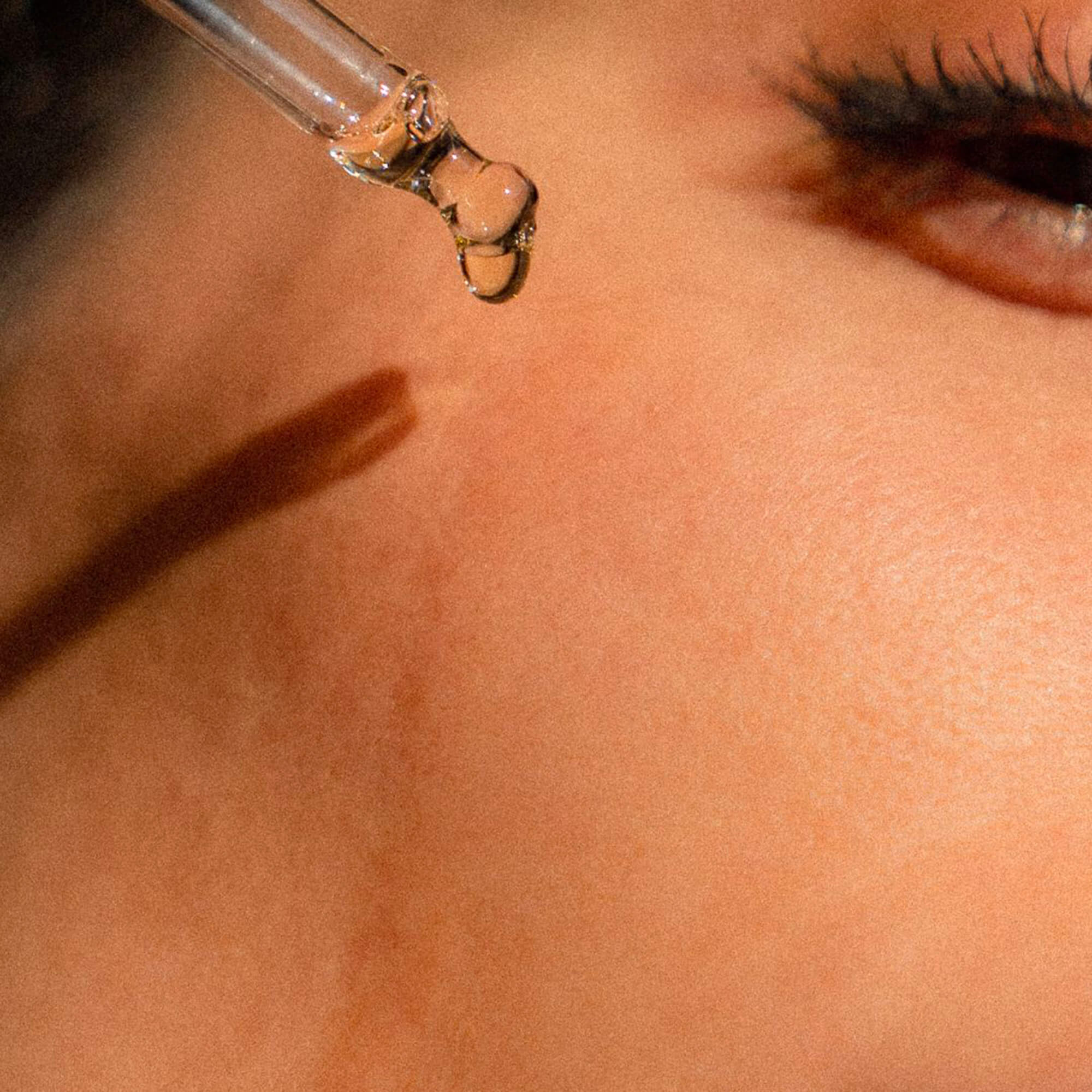 Anti-Aging Beauty Oil - Image 2