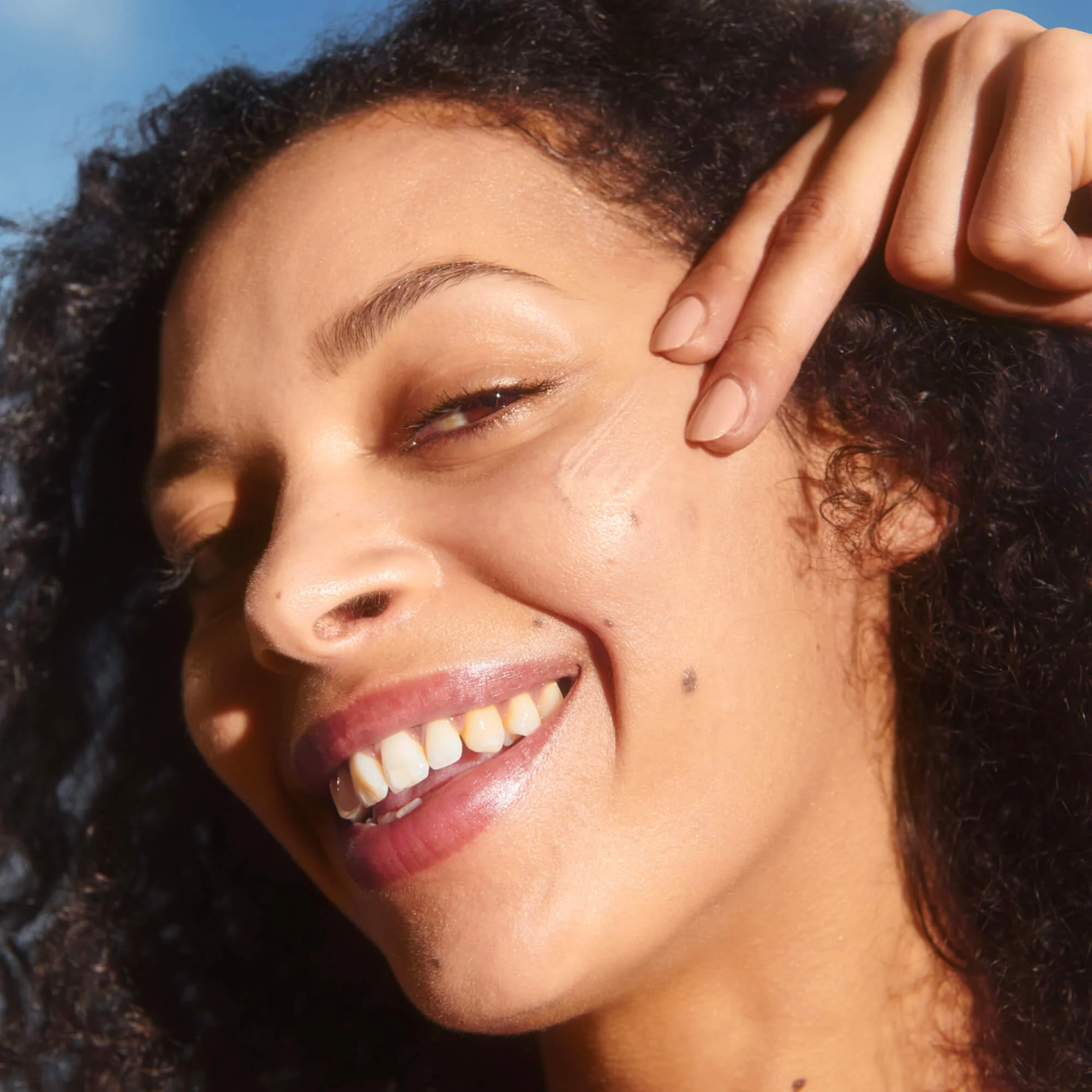 British Summer Time Glow Sunscreen SPF30 - Image 6