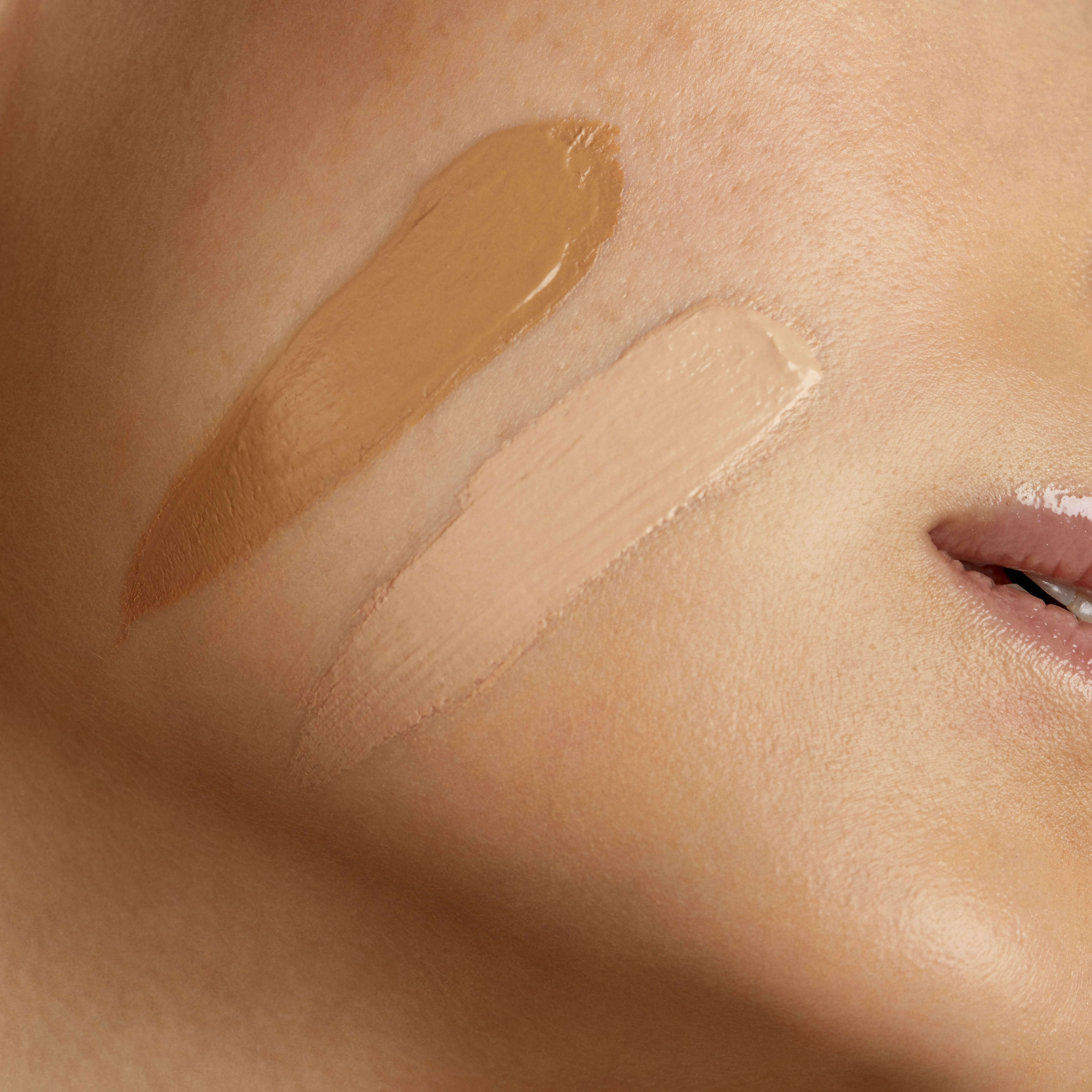 Perfecting Tinted Moisturizer - Image 4