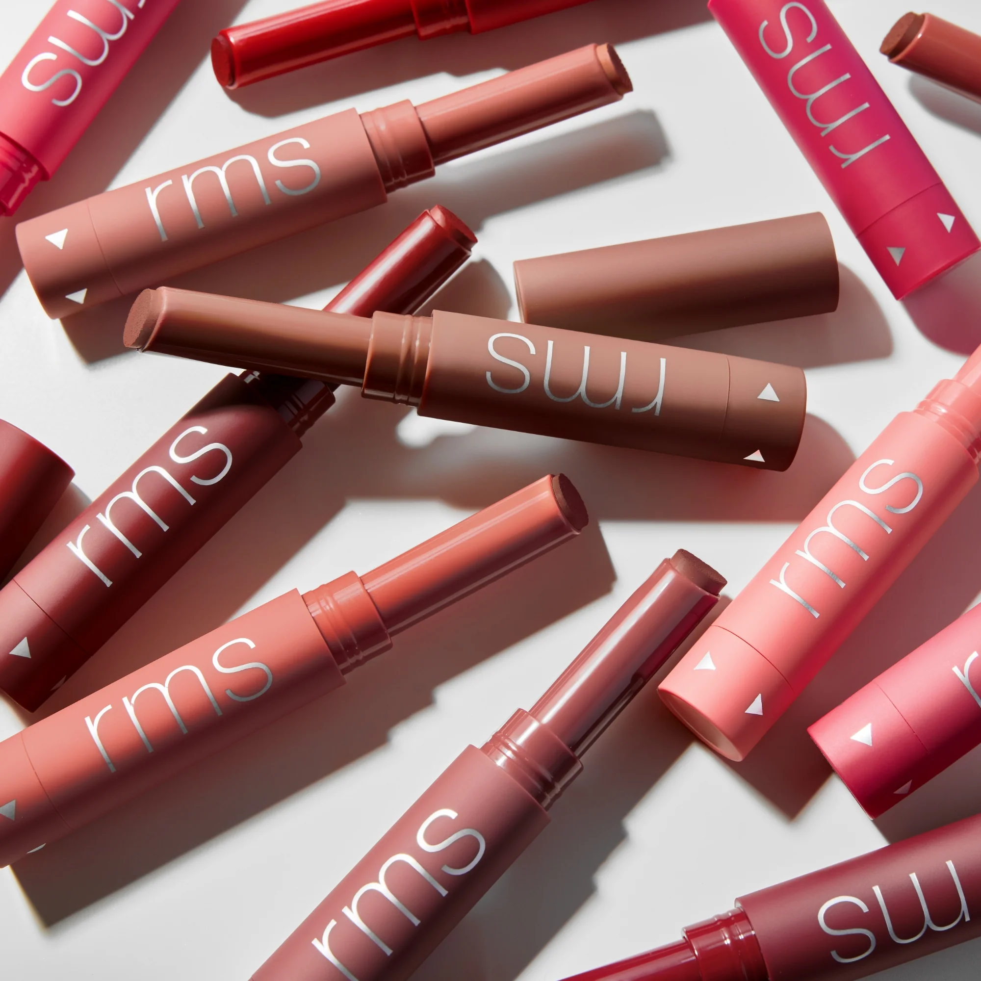 Legendary Serum Lipstick Lipstick - Image 24