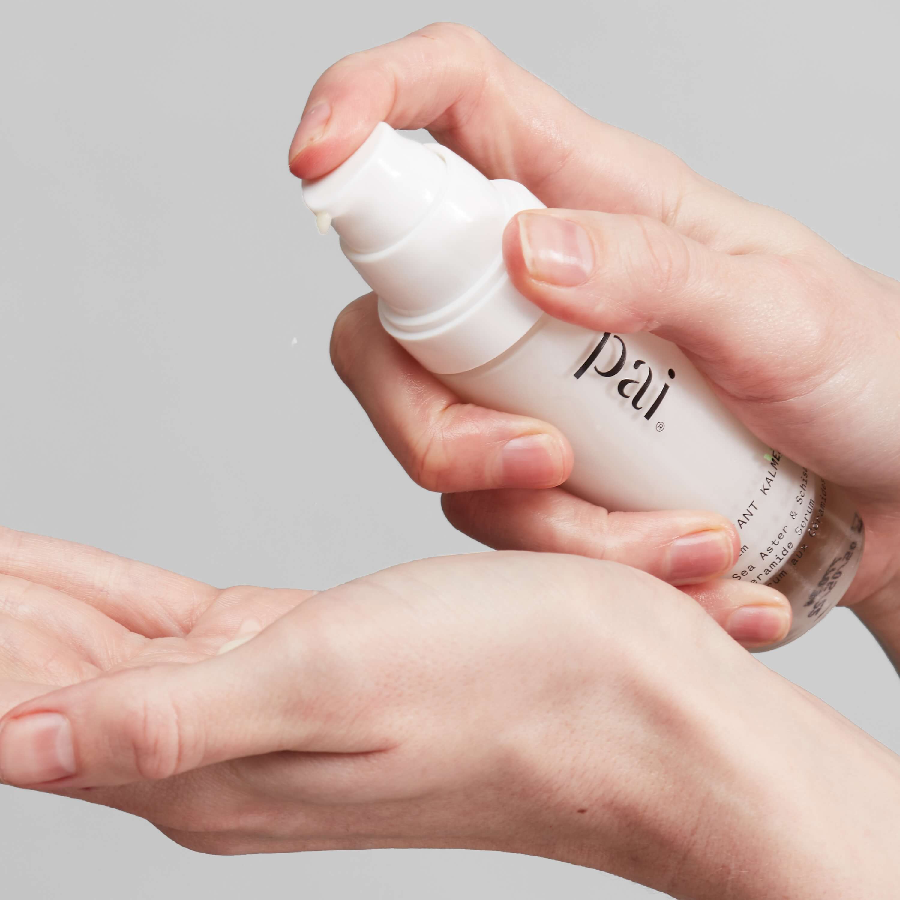 Instant Kalmer Soothing Serum with Ceramides - Image 3