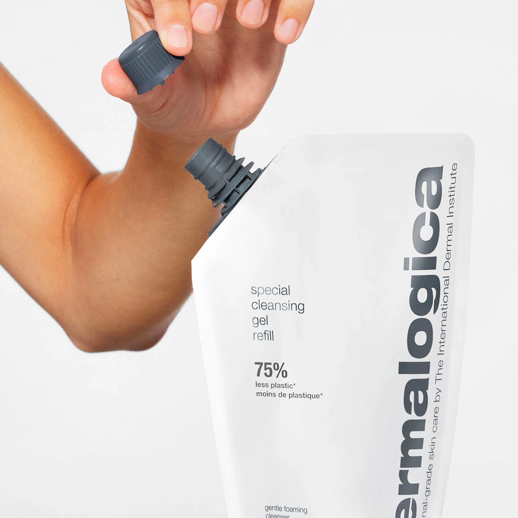 Special Cleansing Gel Foaming Cleanser - Image 7