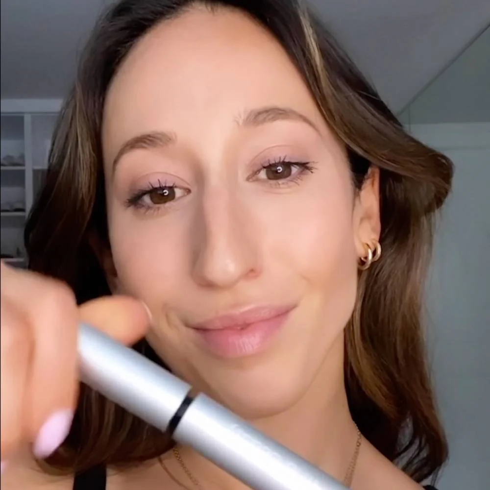 Straight Up Volumizing Peptide Mascara - Image 3