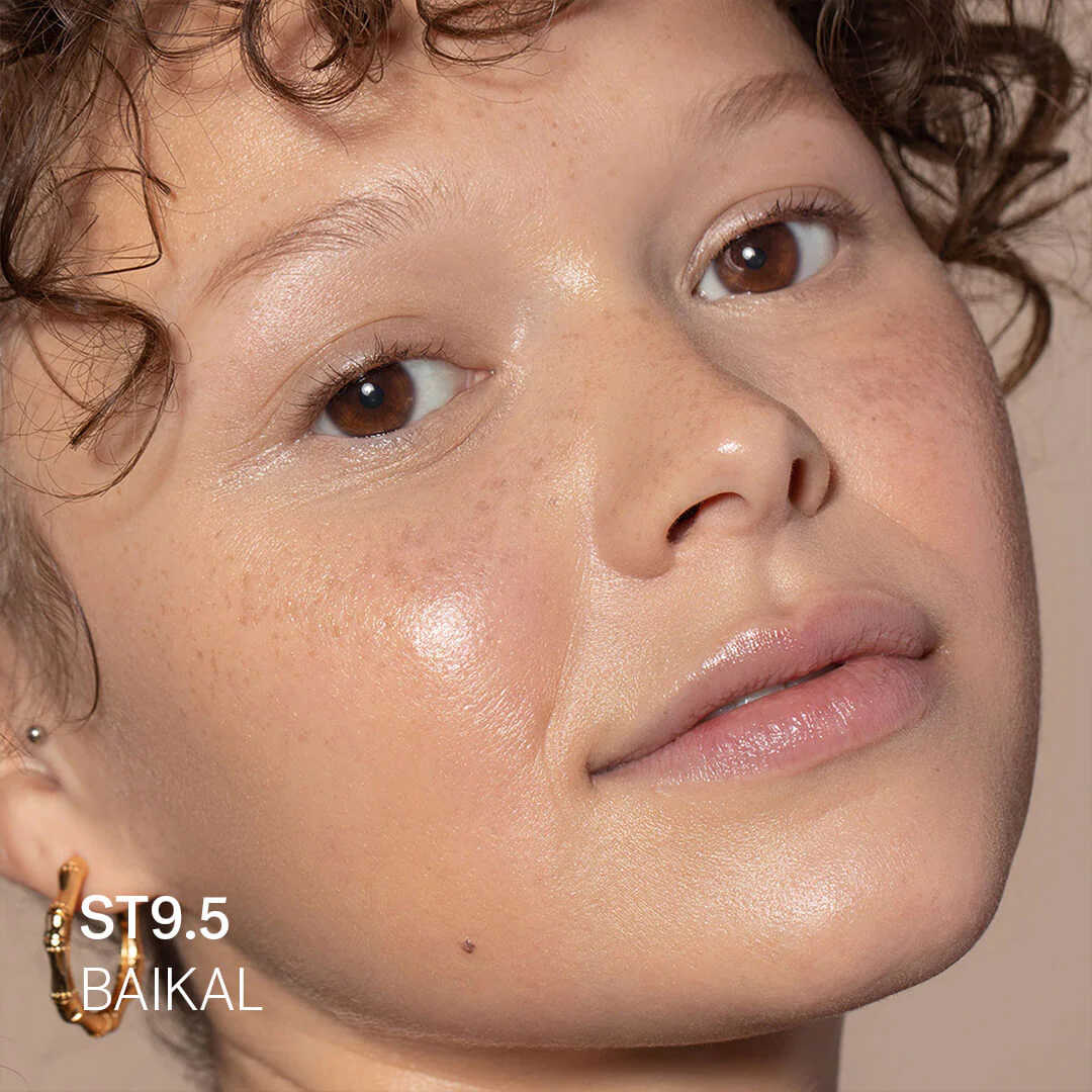 Super Serum Skin Tint SPF 30 Lightweight Foundation - Image 74
