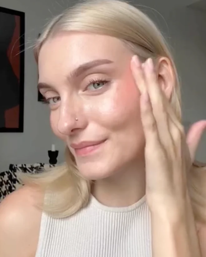 Super Serum Skin Tint SPF 30 Lightweight Foundation - Image 94