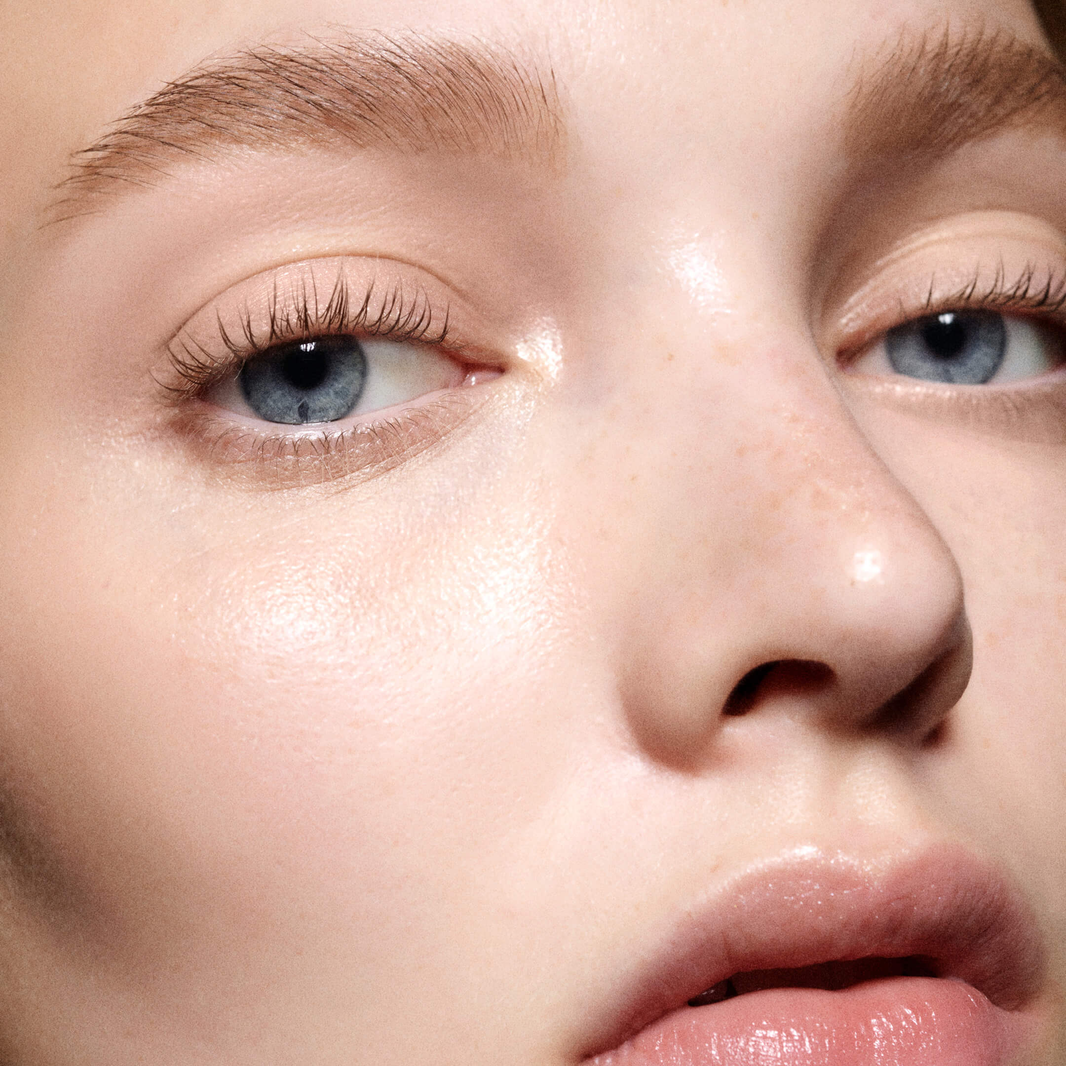 FeatherFix Brow Fixing Gel - Image 11