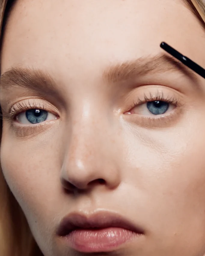 FeatherFix Brow Fixing Gel - Image 17