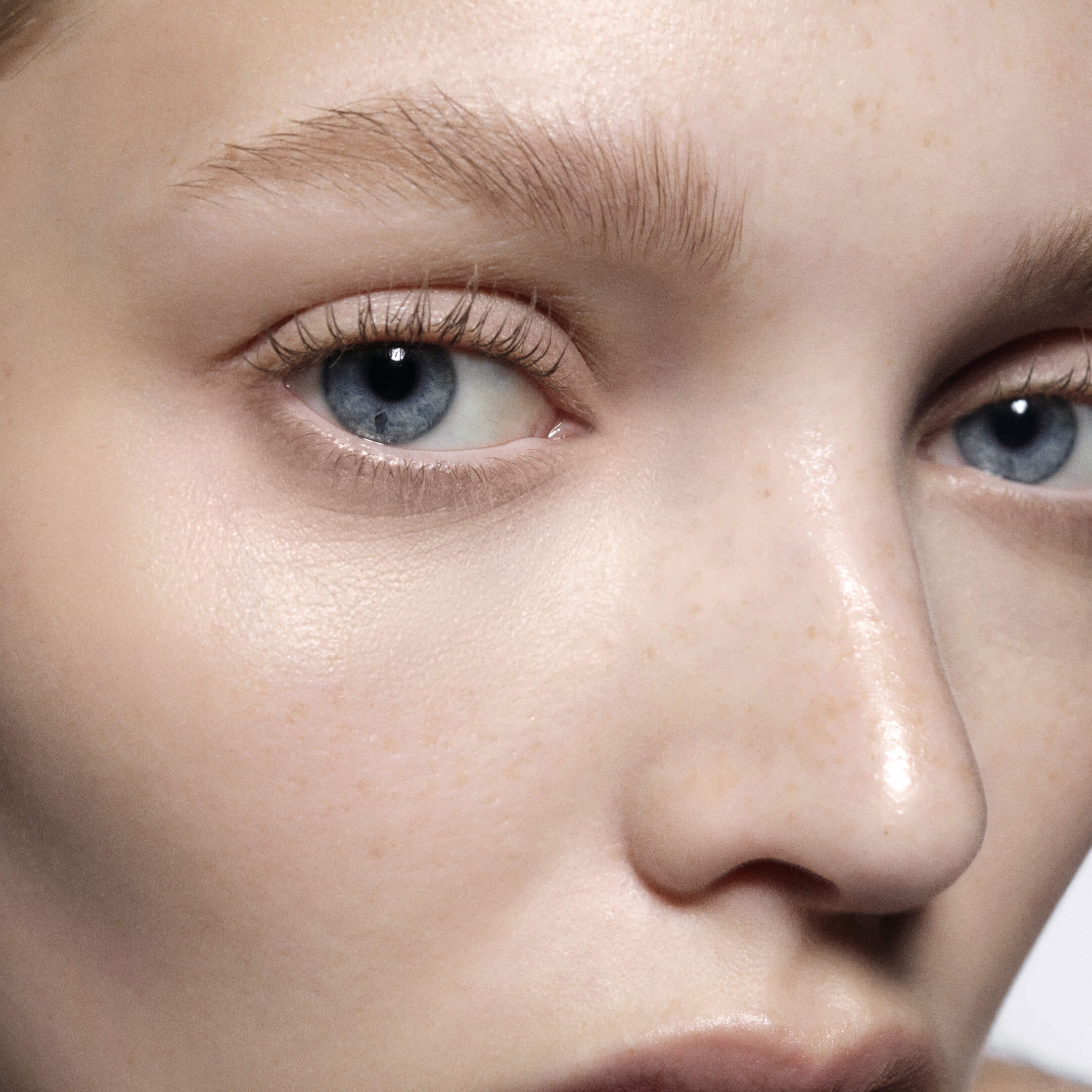 FeatherFix Brow Fixing Gel - Image 9
