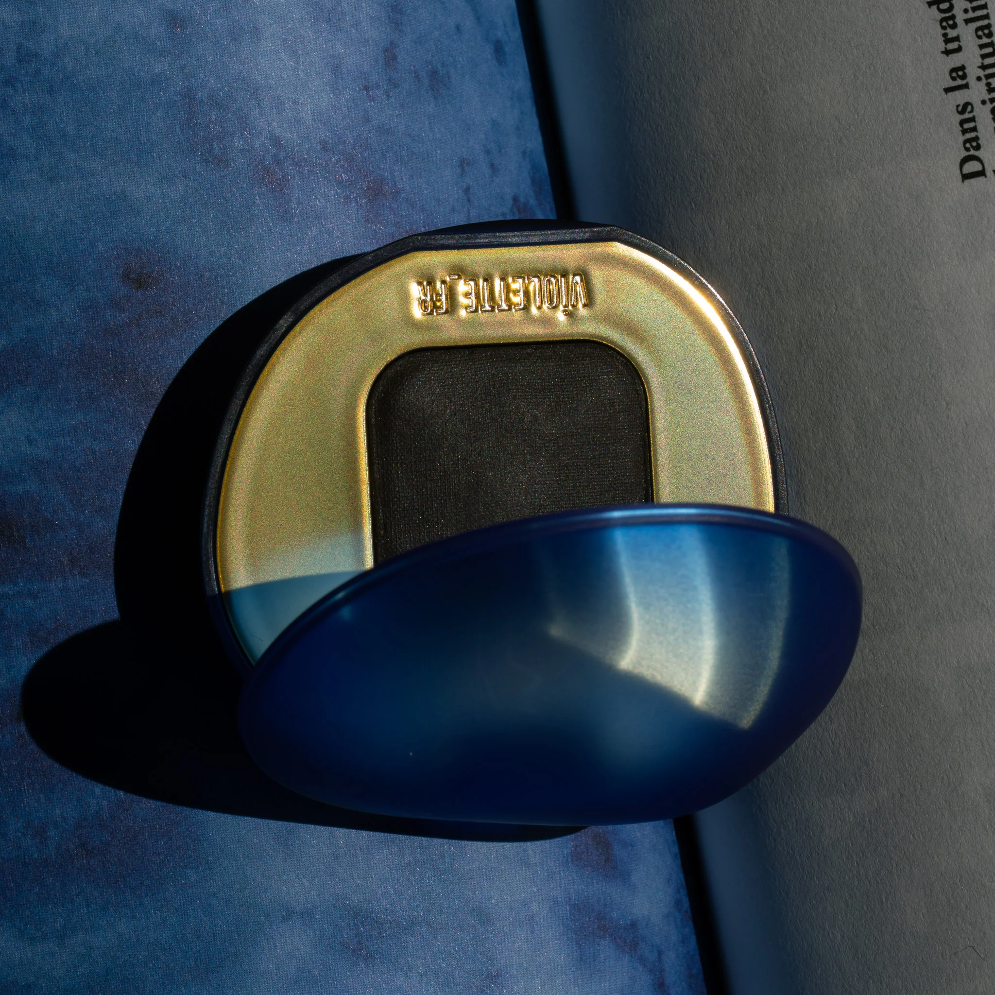 Plume Eyeshadow - Image 48