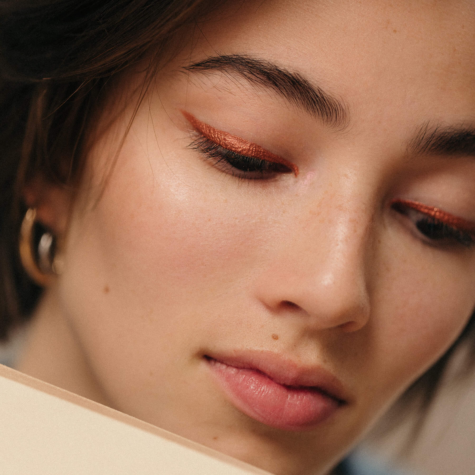 Yeux Paint Shimmering Eyeshadow - Image 22